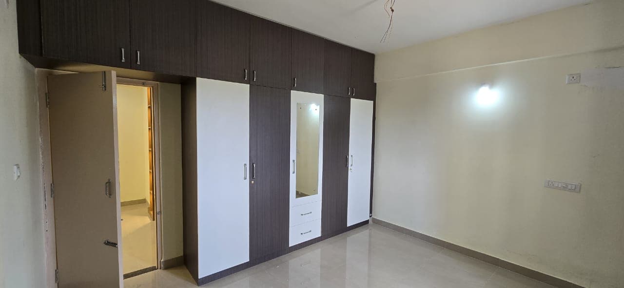 SKANDHA Developers Apartment - Image 8